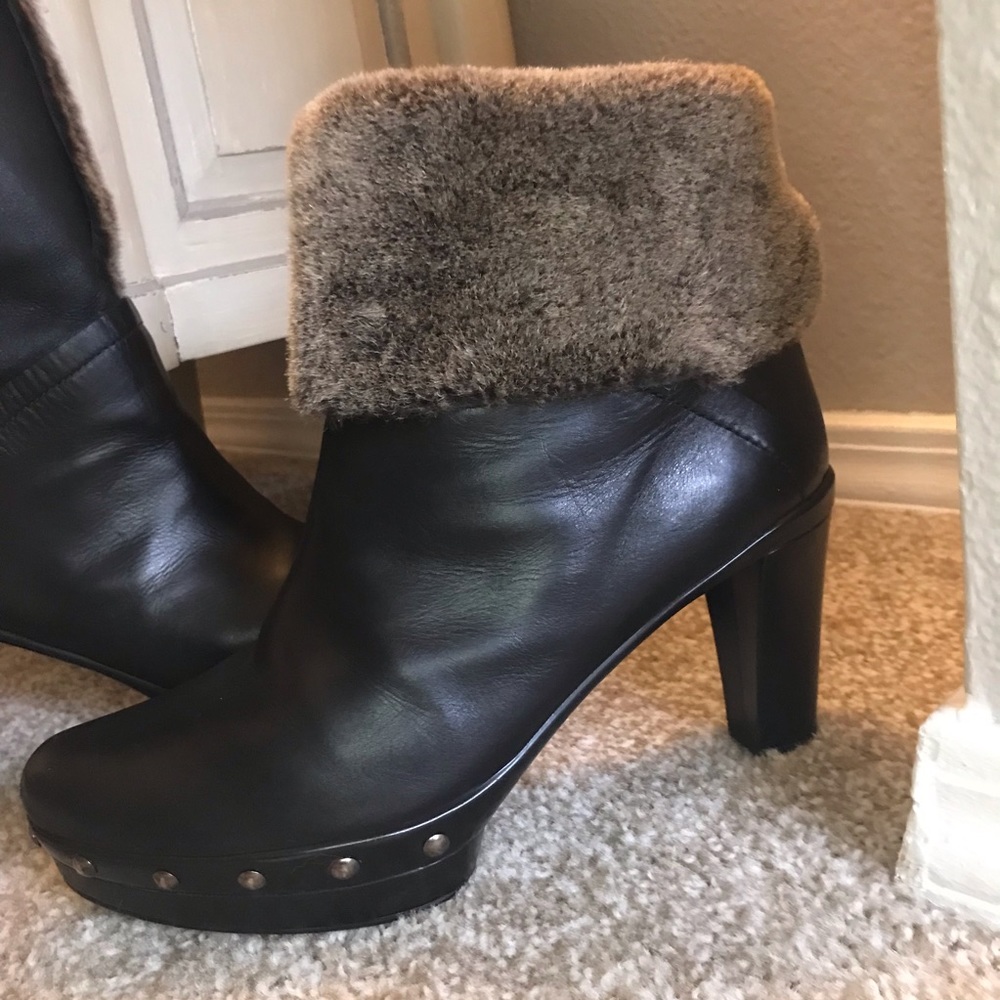 Stuart Weitzman - Women's black leather boots w/ fur - size 9-9.5 - Picture 2 of 10